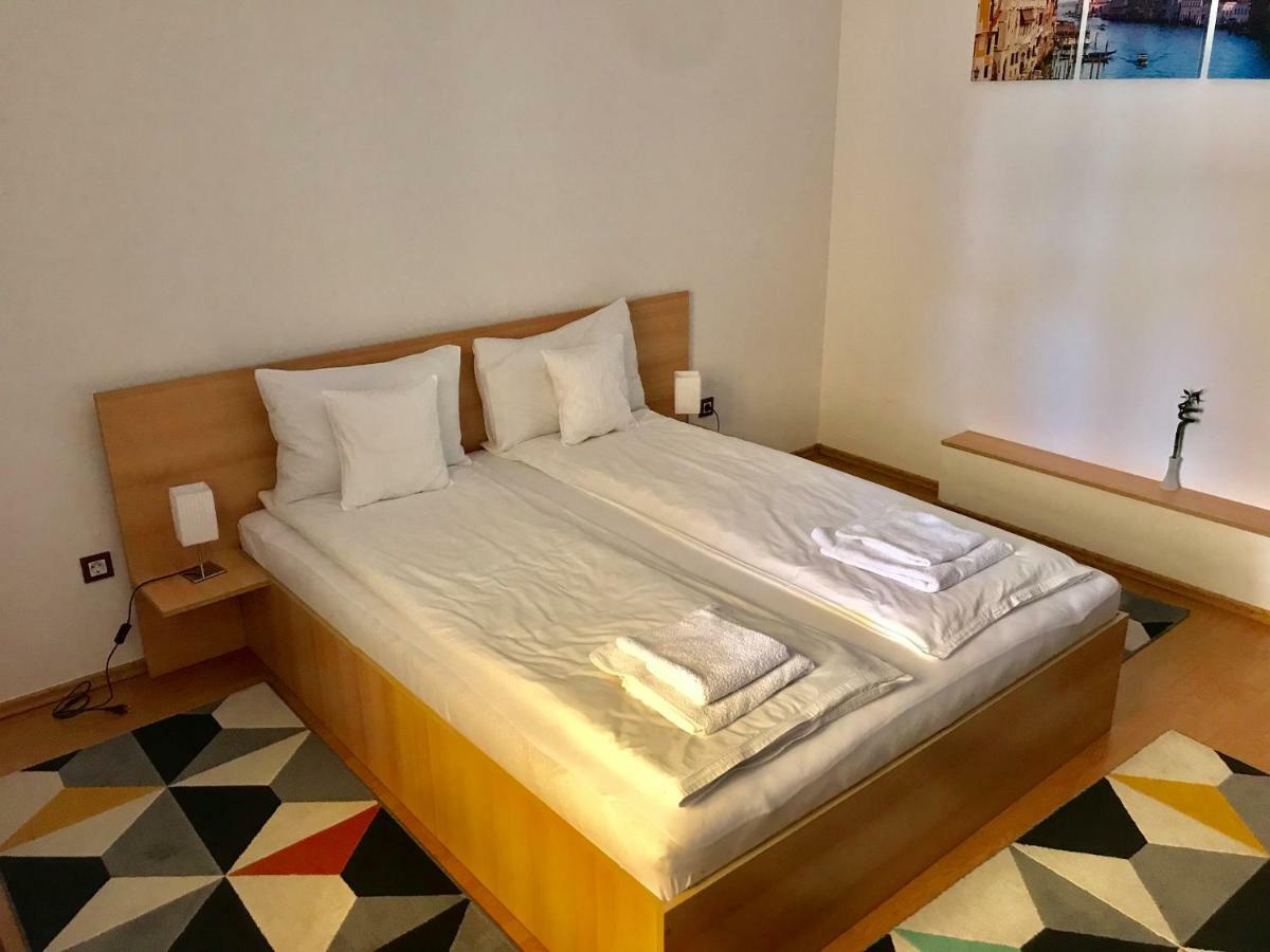Cristi'S Rooms - Pensiune ออราแด ภายนอก รูปภาพ