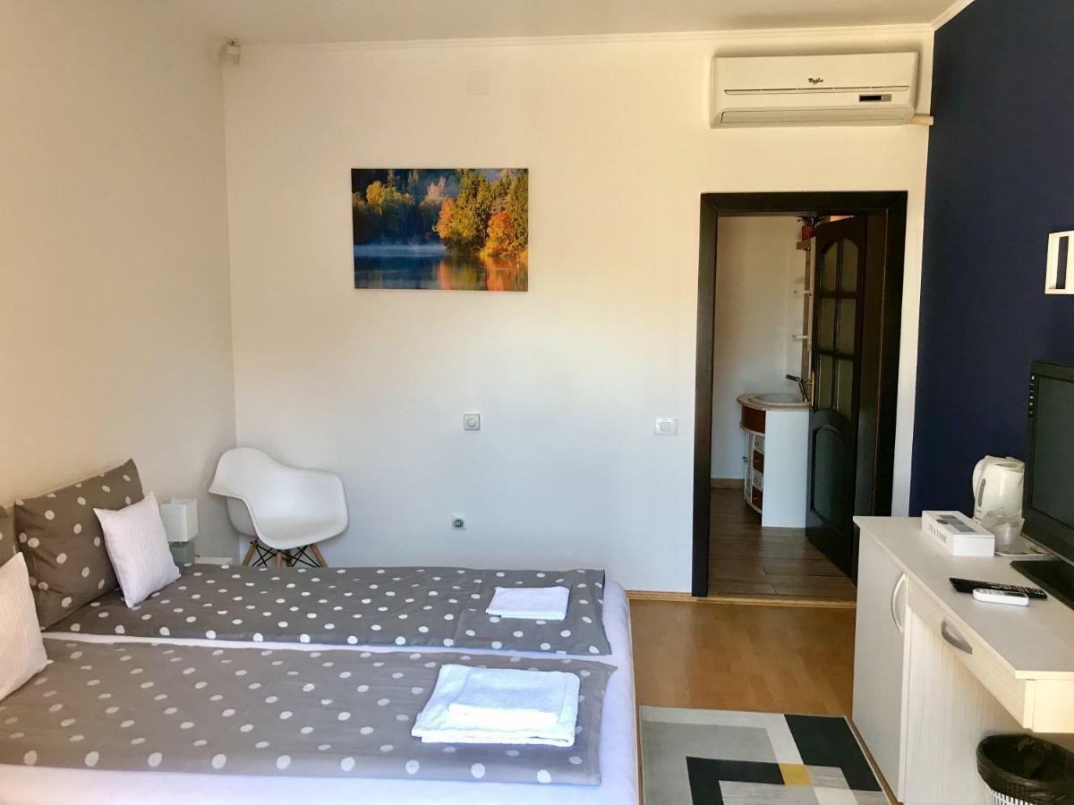 Cristi'S Rooms - Pensiune ออราแด ภายนอก รูปภาพ