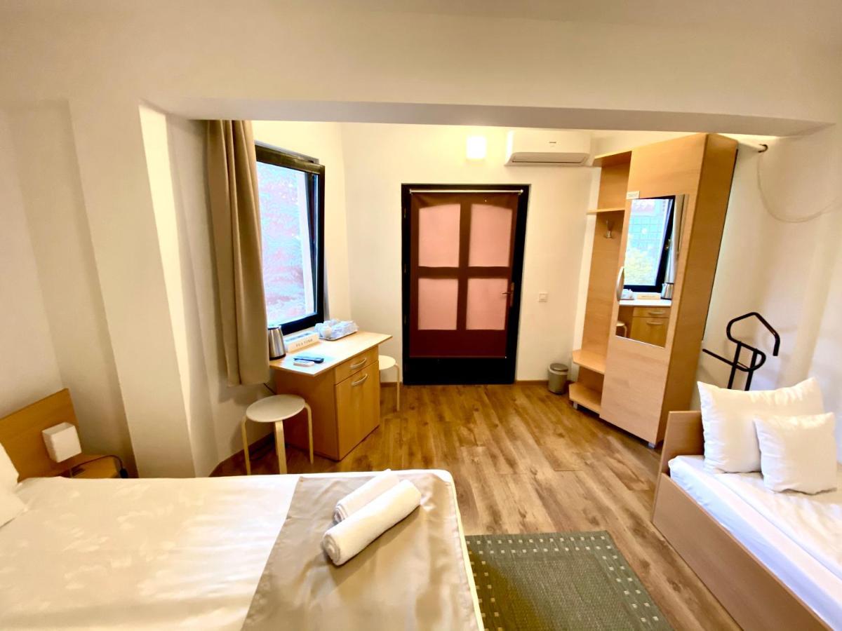 Cristi'S Rooms - Pensiune ออราแด ภายนอก รูปภาพ